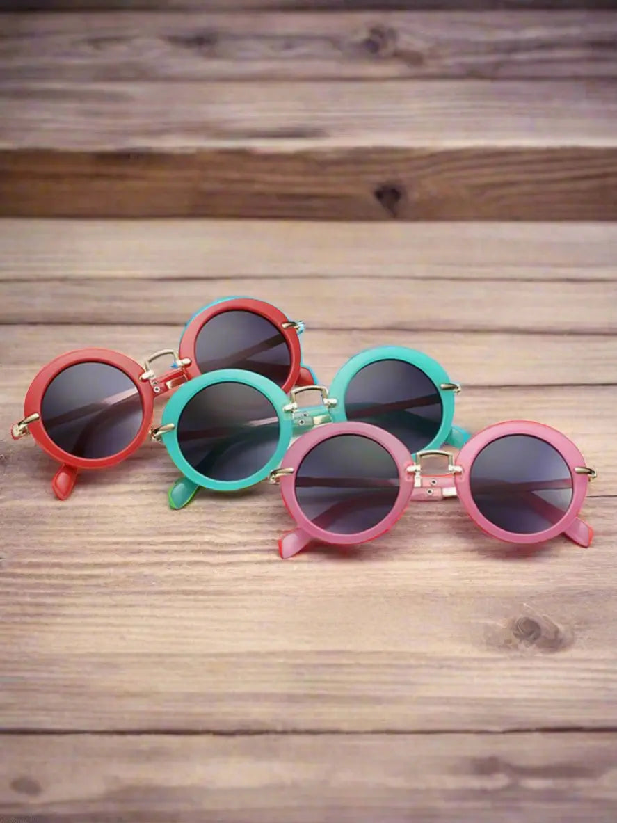 Girls Round Retro Sunglasses – Mia Belle Girls display picture 2