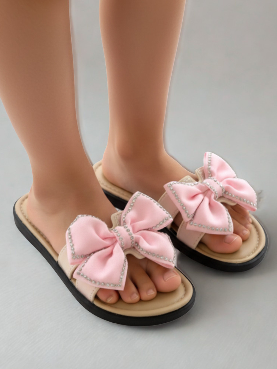 Smooth cushioned footbed ensures comfort for all-day wear