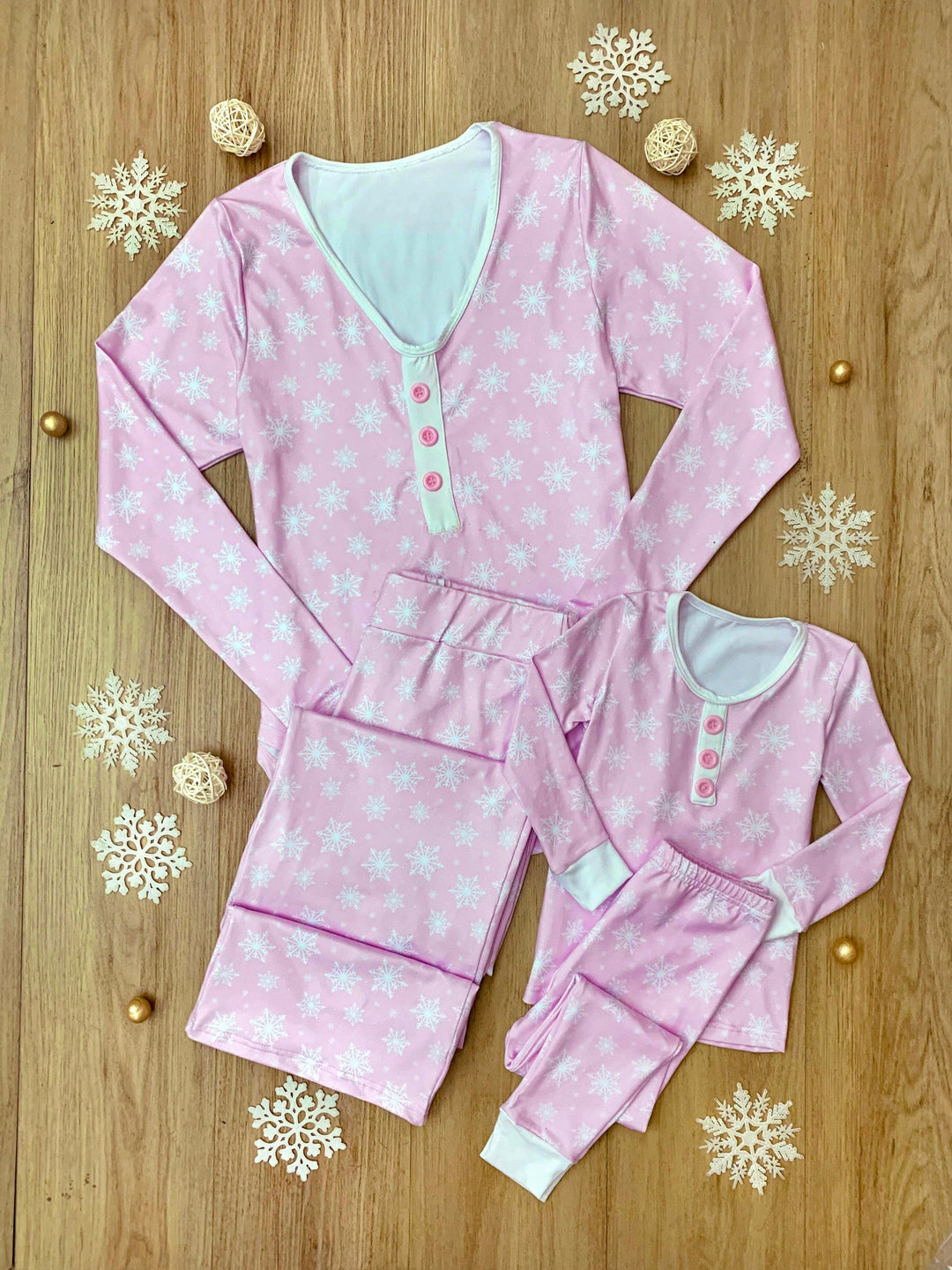 Mommy and Me Snowflake Print Christmas Pajamas