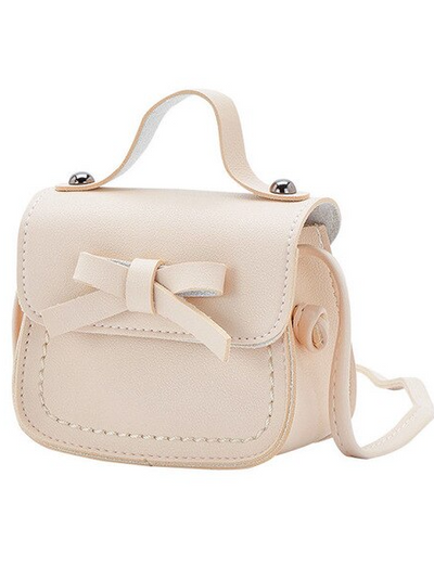 Girl with crossbody handbag with little bow white
