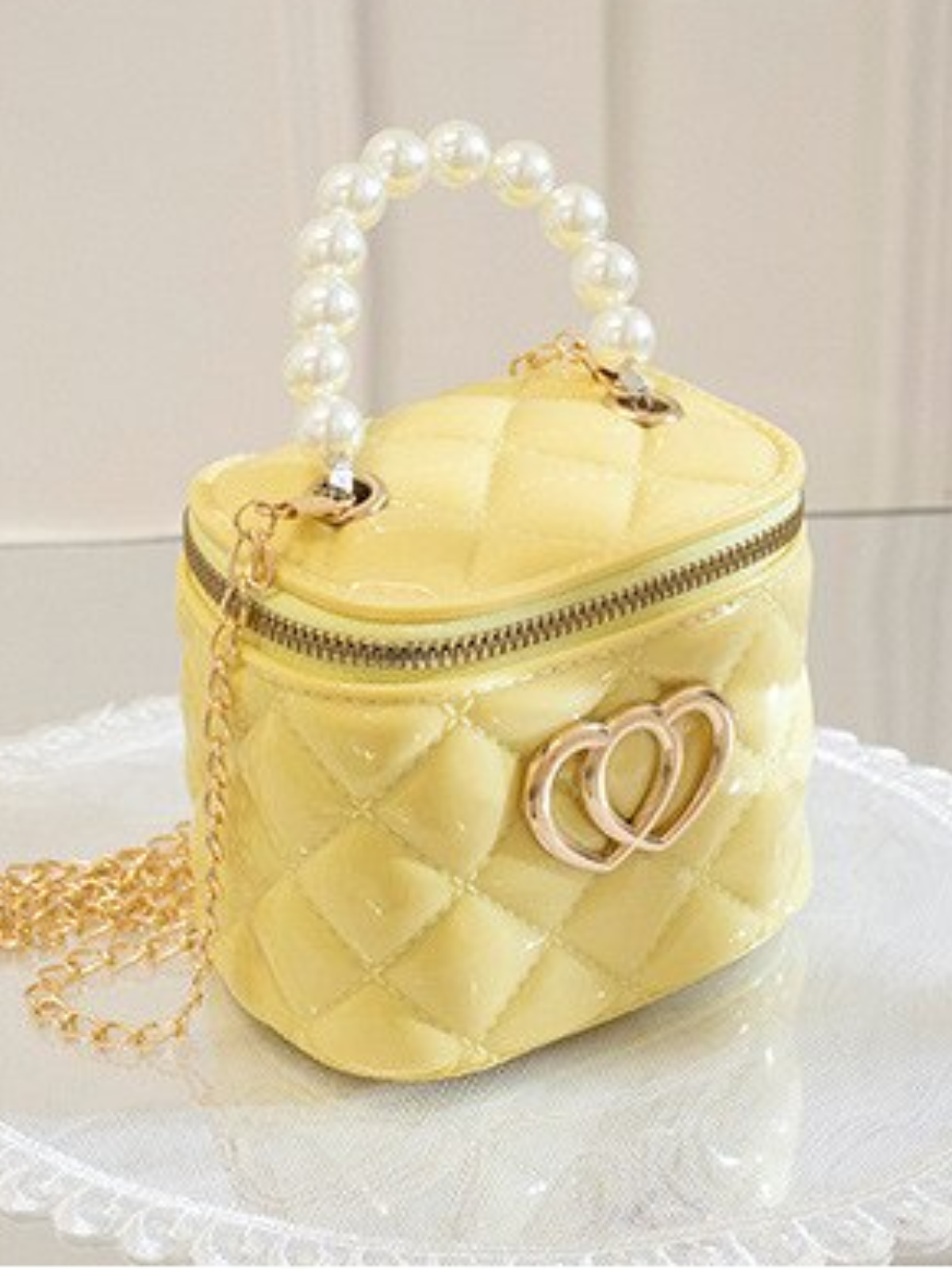 Chanel 1995 Pink Heart Mirror Vanity Case Bag  Bags, Chanel vanity case, Vintage  chanel bag