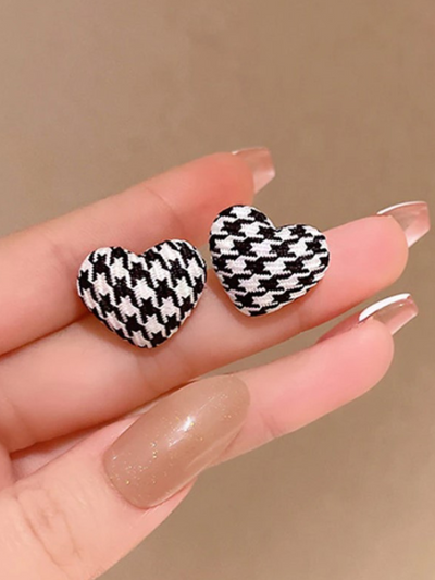 Mia Belle Girls Houndstooth Heart Earrings | Girls Accessories
