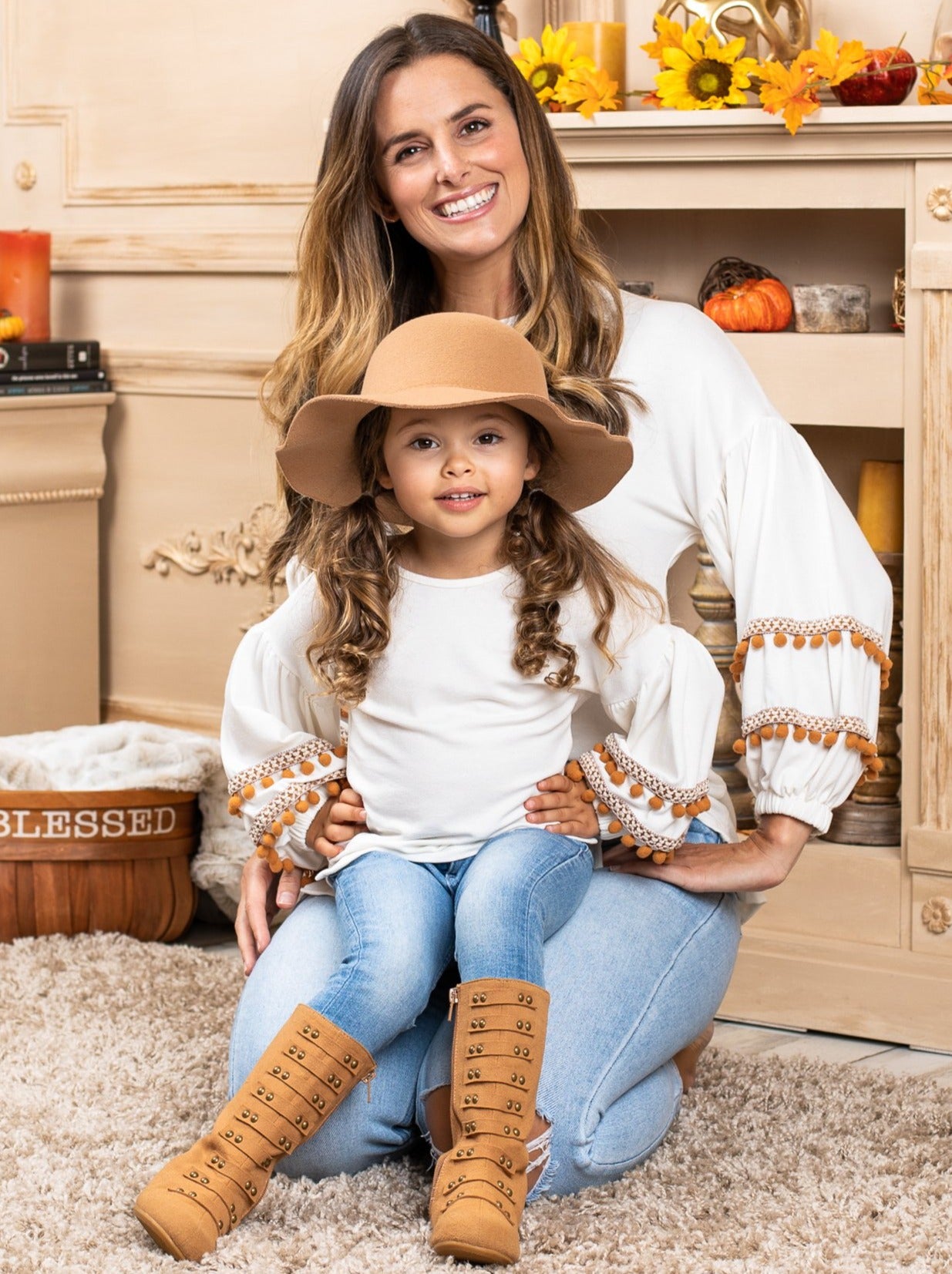 Mommy And Me Roaring Puff Sleeved Top And Legging Set