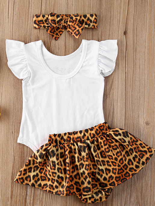 Baby set features a ruffled top with an " I got it from my Mama" print onesie and leopard skirted bloomers with a headband