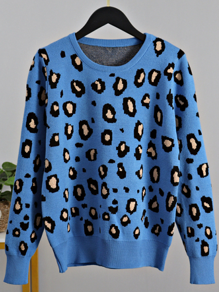 Women's Wilde Cheetah Print Pullover Sweater BlueWomen's Wilde Leopard Print Pullover Sweater Blue
