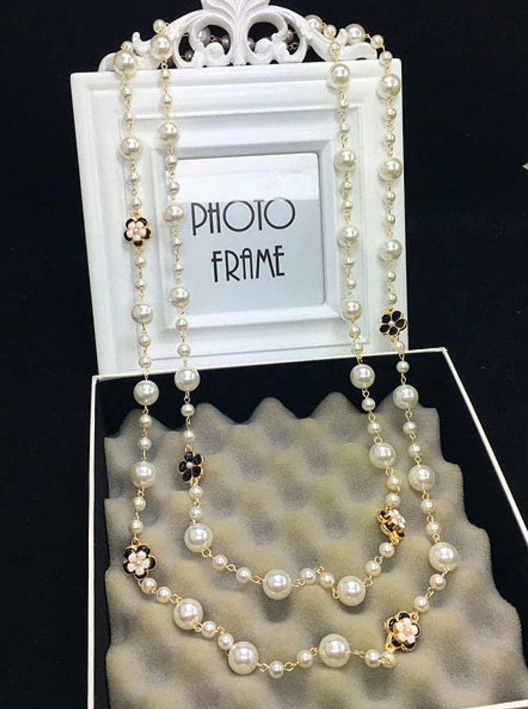Chanel pearl necklace  Les Merveilles De Babellou