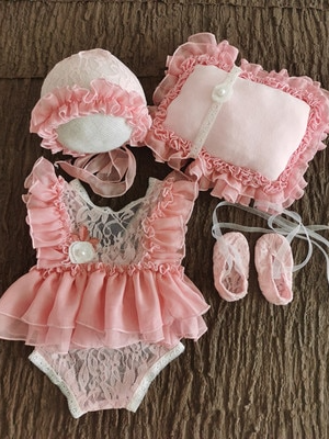 Baby photoshoot skirted onesie with cap, shoes and pillow pink